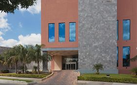 Best Western Plus Nuevo Laredo Inn Suites